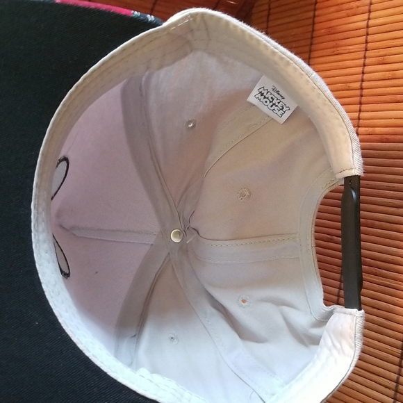 HIBISCUS MICKEY "90 Years of Magic" by Disney Cap NEW - Picture 4 of 5